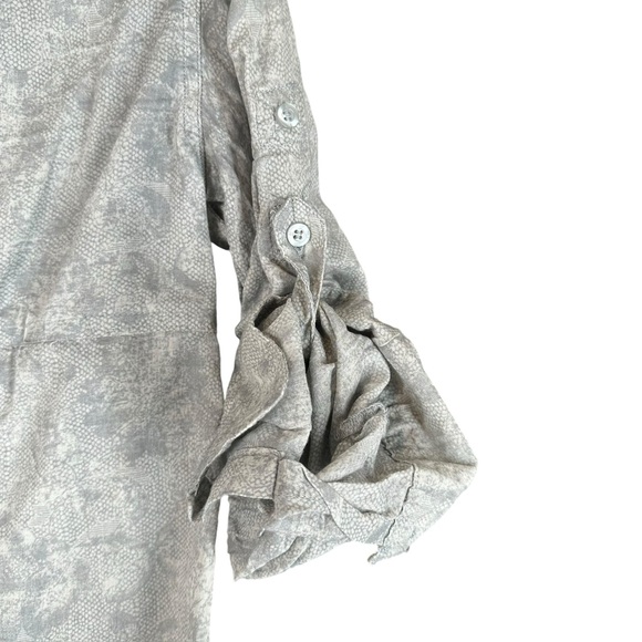 Miley Cyrus M Medium Snake Print Button Shirt Roll Tab Y2K Casual 100% Cotton - Picture 6 of 13